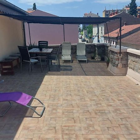 Apartment In Centre With Huge Terace プーラ エクステリア 写真