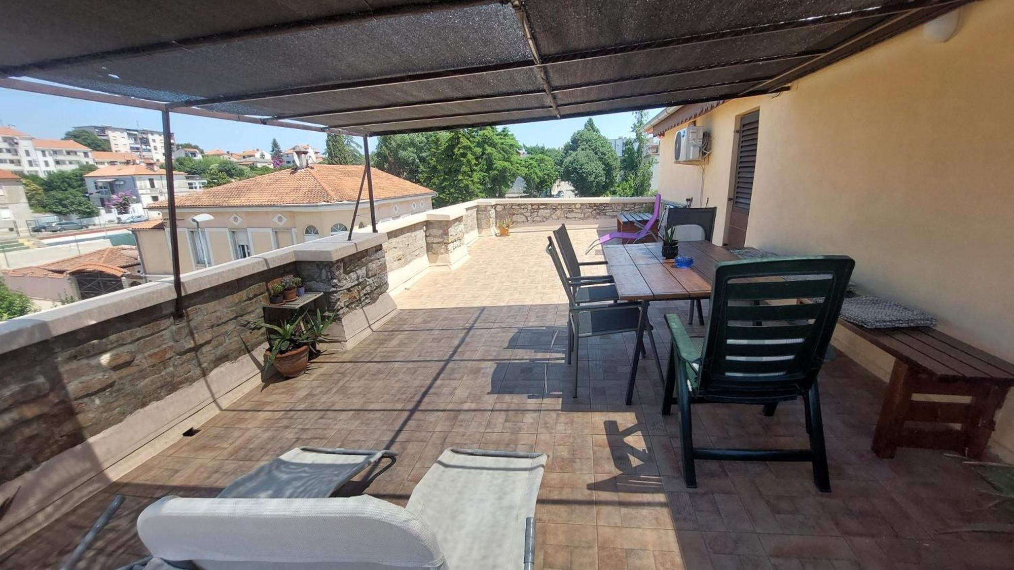 Apartment In Centre With Huge Terace プーラ エクステリア 写真